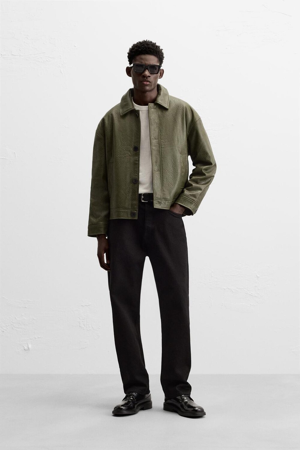 

Куртка с эффектом кожи ZARA, зеленый
