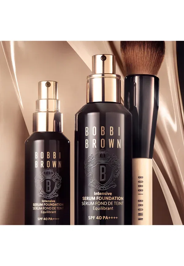 Интенсивная сыворотка-основа SPF 40 - тональный крем 30 мл Bobbi Brown, цвет natural tan — фото 3