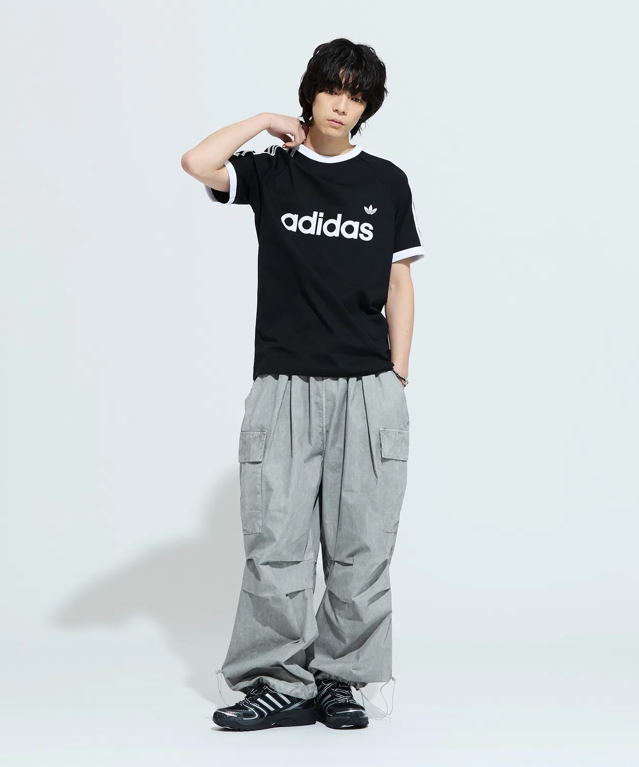 Мужская футболка с длинным рукавомThree Stripes Slim Ringer Adidas, Black — фото 2