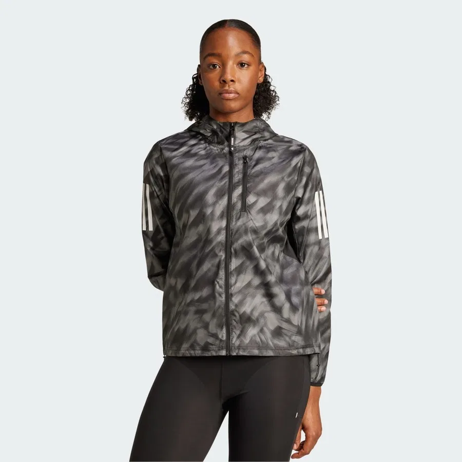 Ветровка спортивная с принтом Own The Run adidas, Серо-черный