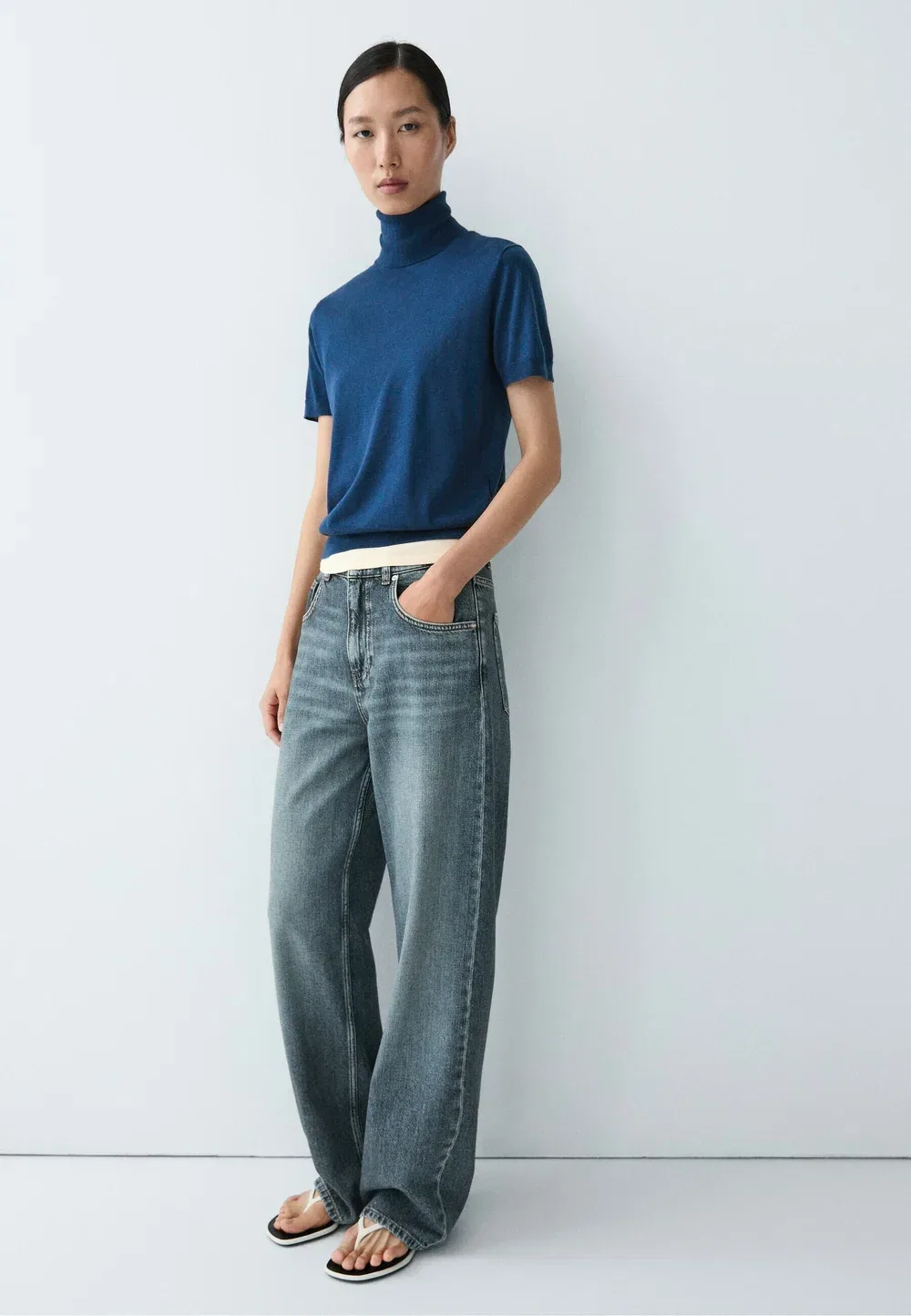 Свитер с высоким воротником из смесовой шерсти - базовая футболка Massimo Dutti, Dark Blue — фото 2