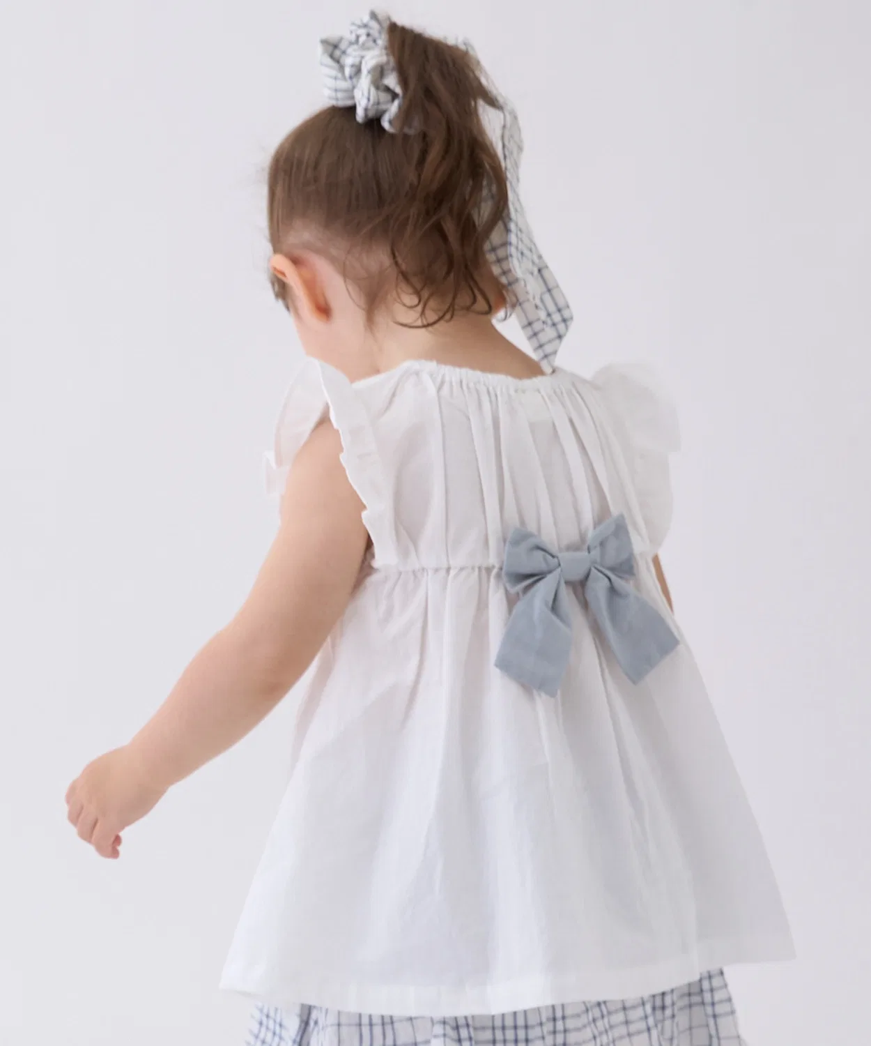 Детская туника без рукавов с вышивкой клубникой petit main, Off White — фото 2