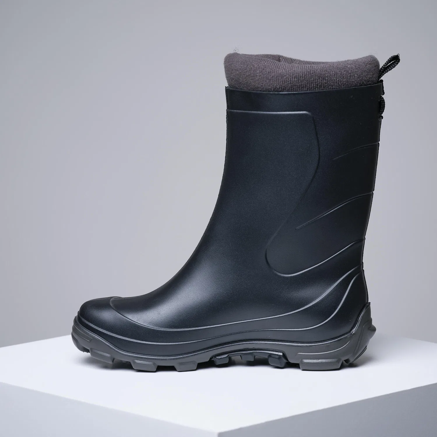 Детские резиновые сапоги с флисом Gummistiefel 100 Kinder warm Solognac, Rauchschwarz Dunkelgrau — фото 4