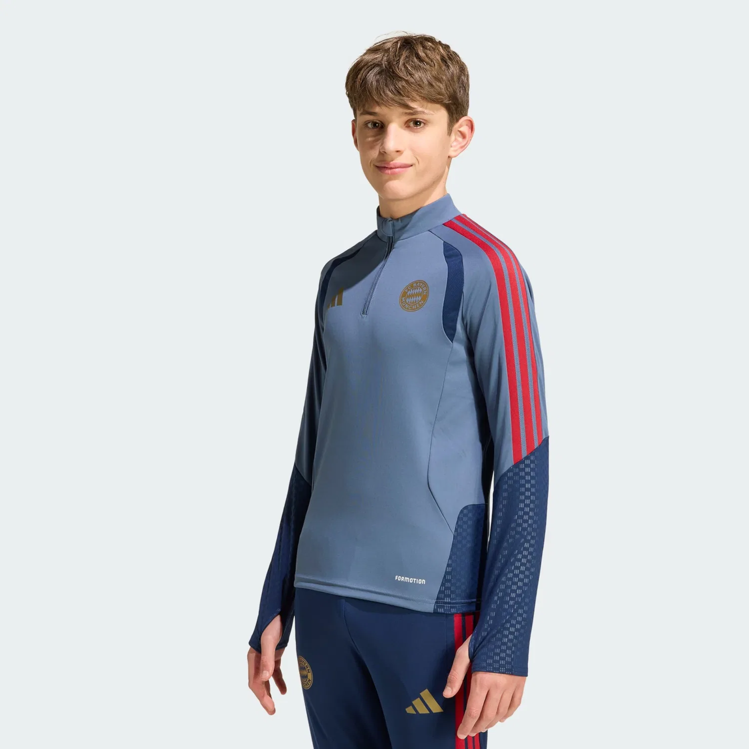 Футболка Adidas Performance Shirt FC Bayern München 26/27 в темно-синем и сапфировом цветах — фото 2