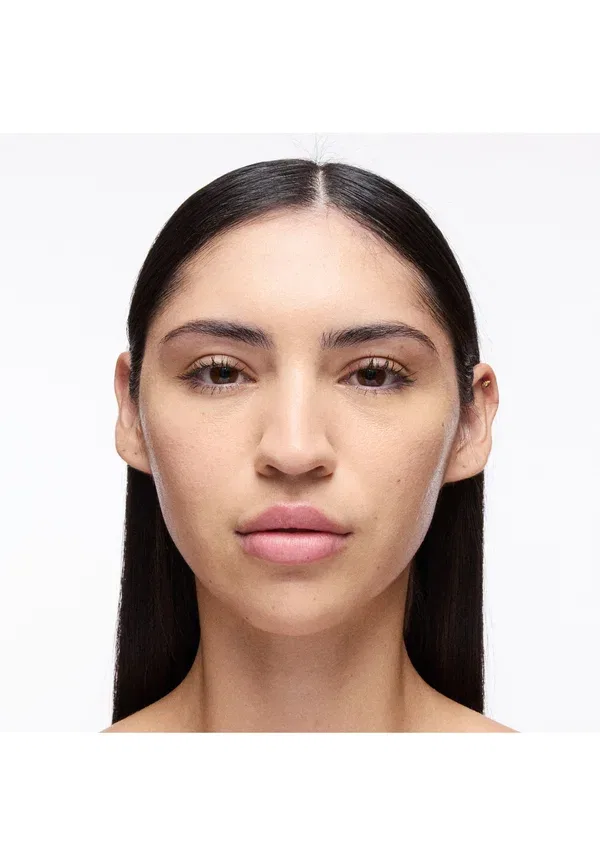 Консилер 36-часовой стойкости Studio Fix 36hr Smooth Angles Concealer Mac, NC20 7 мл, цвет nc20 — фото 4