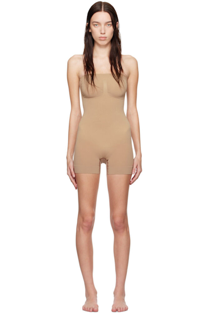 

Короткий бесшовный боди без бретелек Taupe Seamless Sculpt SKIMS