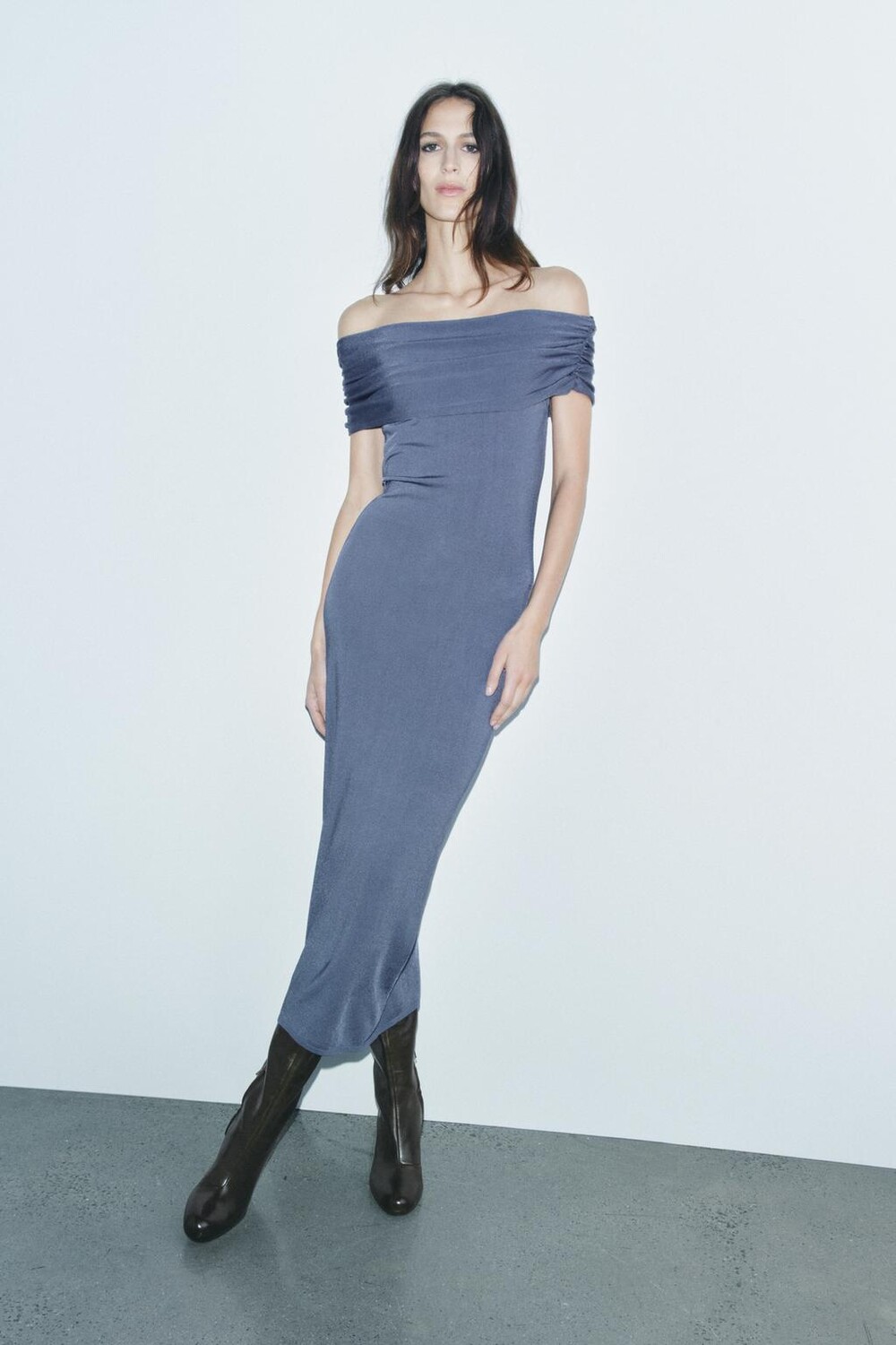 

Платье из однотяжной трикотажной платья с открытыми плечами ZARA, сине-серый
