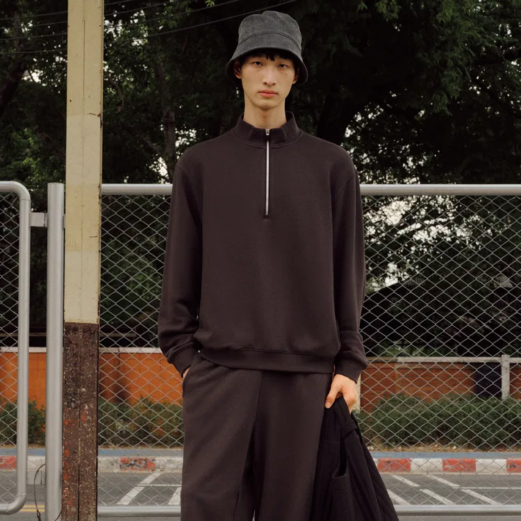 Детский свитшот с высоким воротом и полузамком Nice Rice, Dark Gray — фото 4