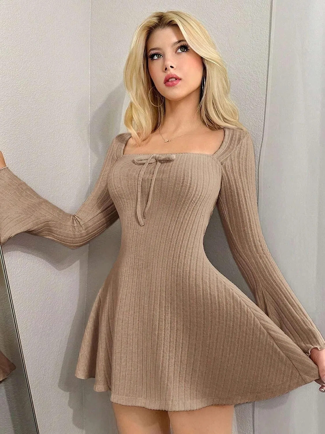 Женское A-силуэта мини-платье с квадратным вырезом Khaki — фото 3