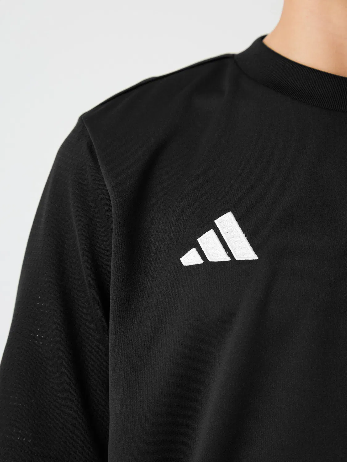 Футболка футбольная Tabela 23 adidas, черно-белая — фото 4
