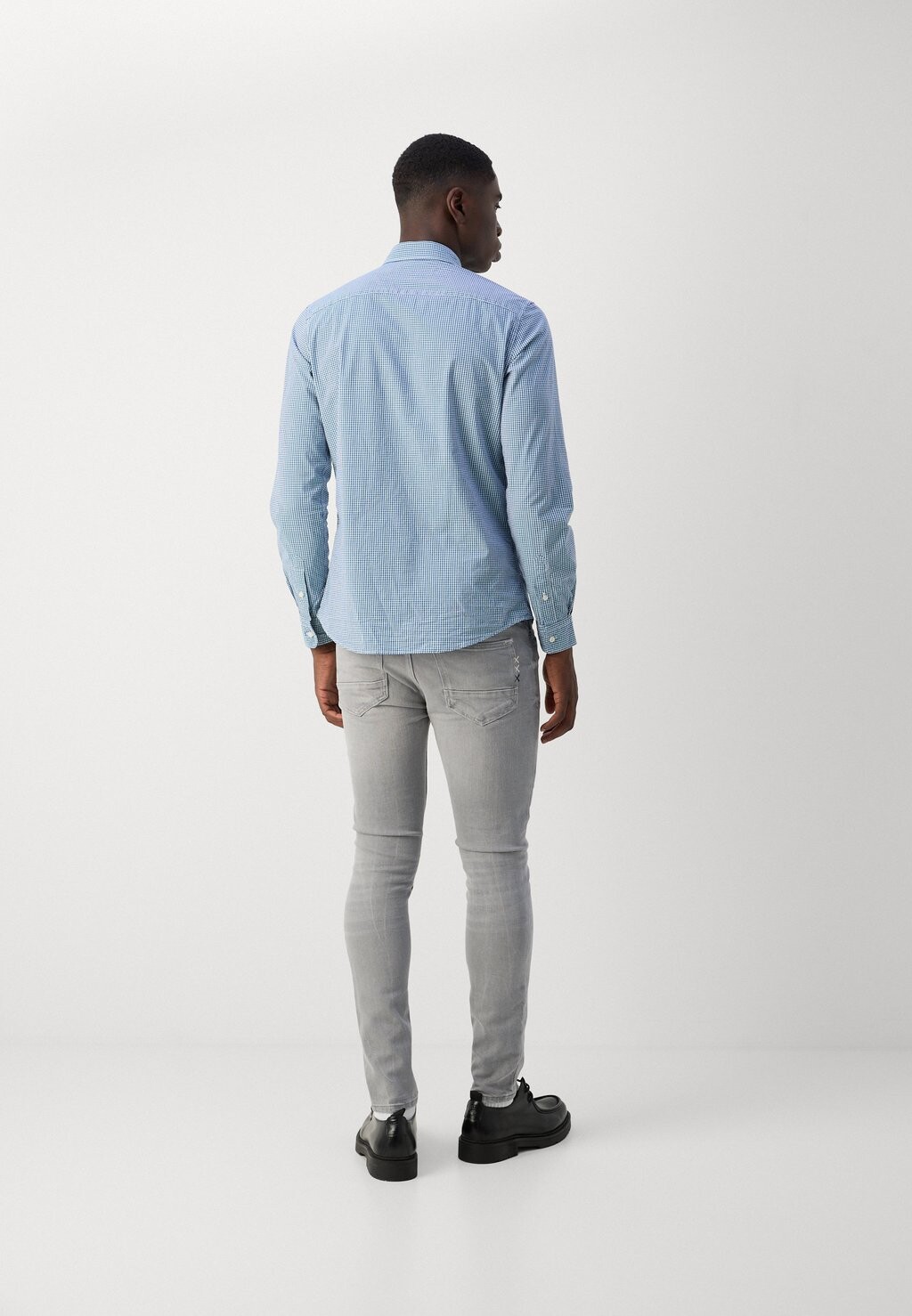 

Рубашка ESSENTIALS SLIM FIT SHIRT Scotch & Soda, темно-синий