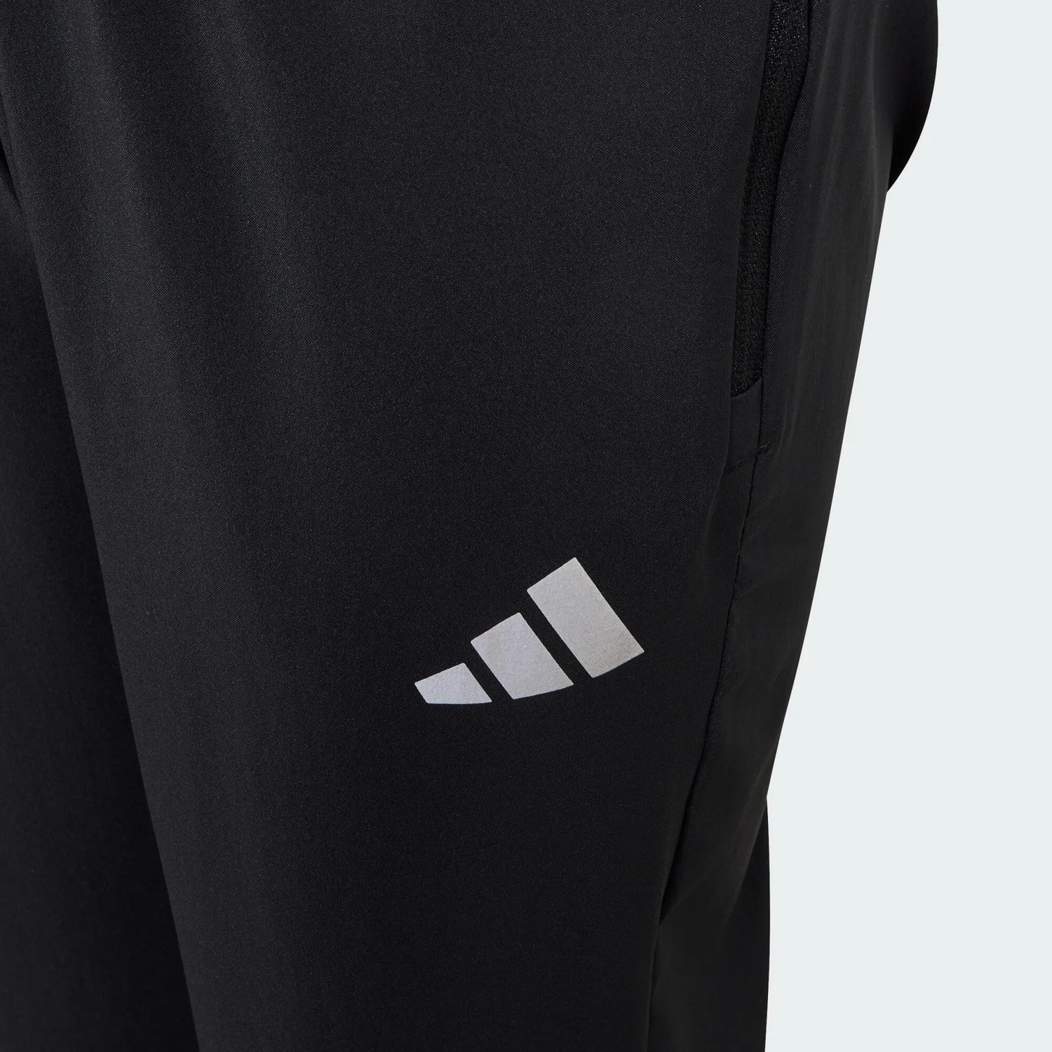 Детские спортивные штаны с технологией Climacool Tech Apparel Adidas, Schwarz Silber — фото 2