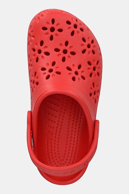 Классические детские сабо с цветочным принтом и ажурными вырезами Crocs, красный — фото 4
