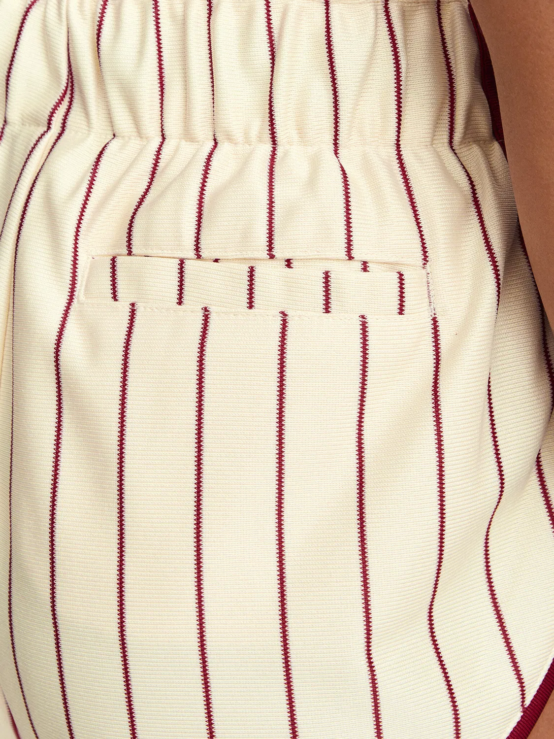 Женские спортивные шорты свободного кроя Pinstripe Firebird Adidas, кремовый — фото 4