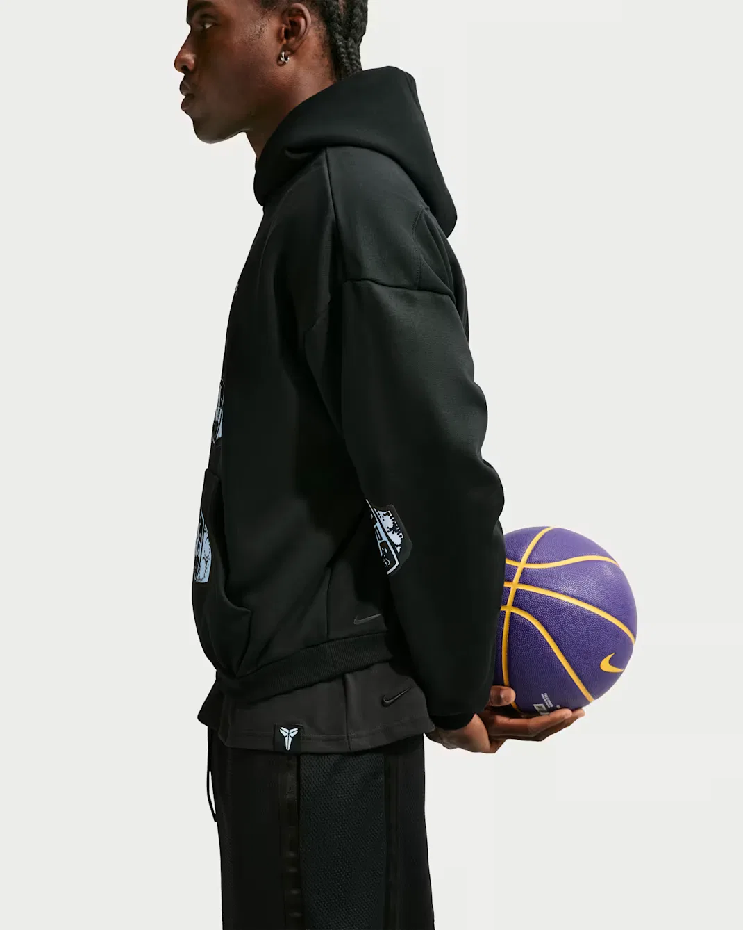 Мужская баскетбольная толстовка Therma-FIT Kobe Nike Standard Issue, Black/Black — фото 3