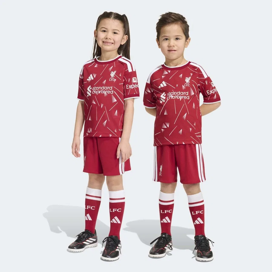 Спортивный костюм ADIDAS PERFORMANCE Comfort fit 'FC Liverpool 26/27' красного цвета — фото 4