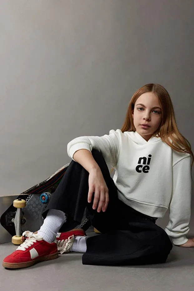 Детское худи для девочек свободного кроя с принтом Relax fit hooded printed sweatshirt for girls e0462a825sp Defacto, Ecru-Er854