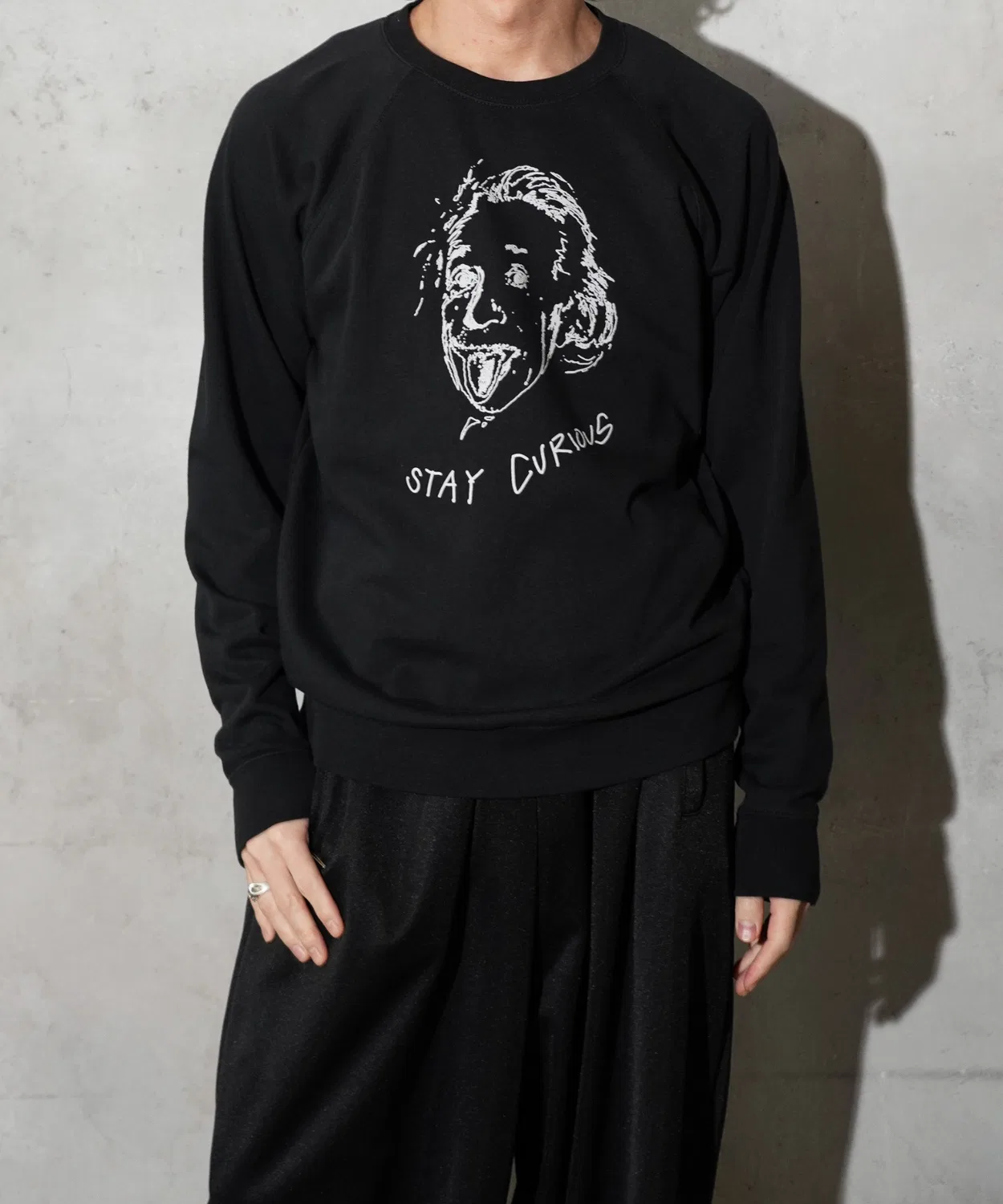 Детский свитшот с принтом Raglan Crew Sweat Stay Curious THRIFTY LOOK, White — фото 4