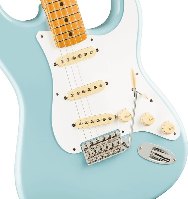 Размеры винтера. Электрогитара Fender Stratocaster Sonic Blue. Fender VINTERA 50s Stratocaster голубая. Fender Stratocaster белый. Sonic Blue Stratocaster.