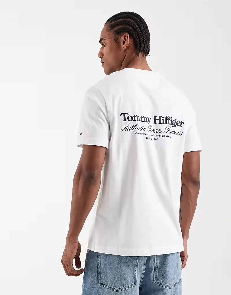 Футболка Tommy Hilfiger с морским принтом на спине, белая — фото 3