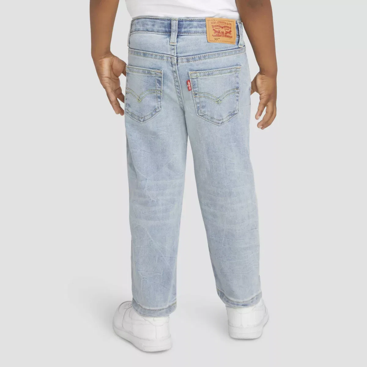 Детские джинсы для мальчиков с зауженным кроем 502 Regular Taper Strong Performance Levi's, Medium Wash — фото 4
