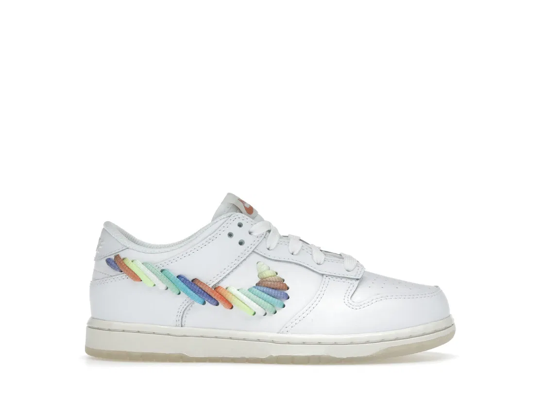 Детские кроссовки Lifestyle с принтом Nike Dunk Low SE Nike, White/Multi-Color/Dark Pony/Light Silver