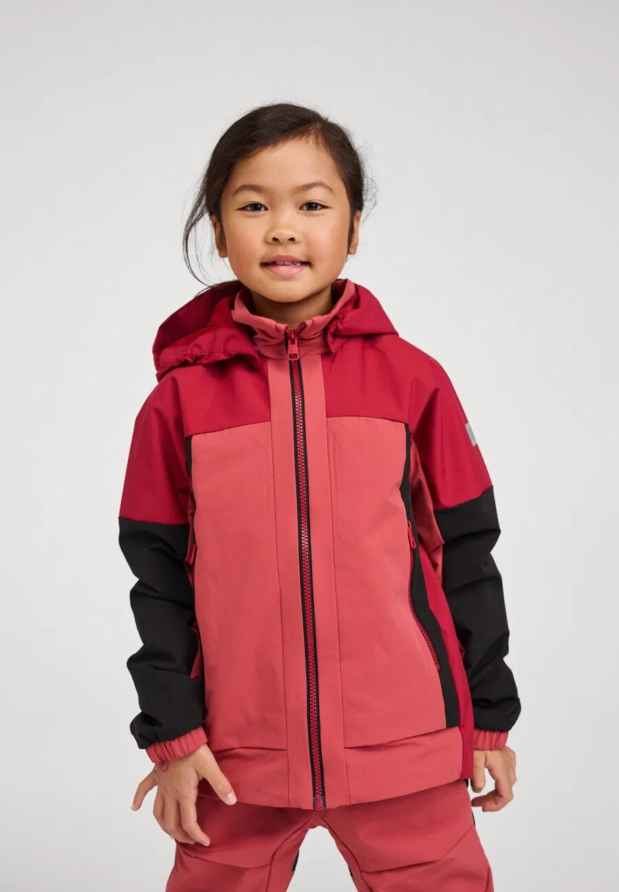 Куртка Reima Outdoor 'Vaeltava' цвета Cranberry — фото 2