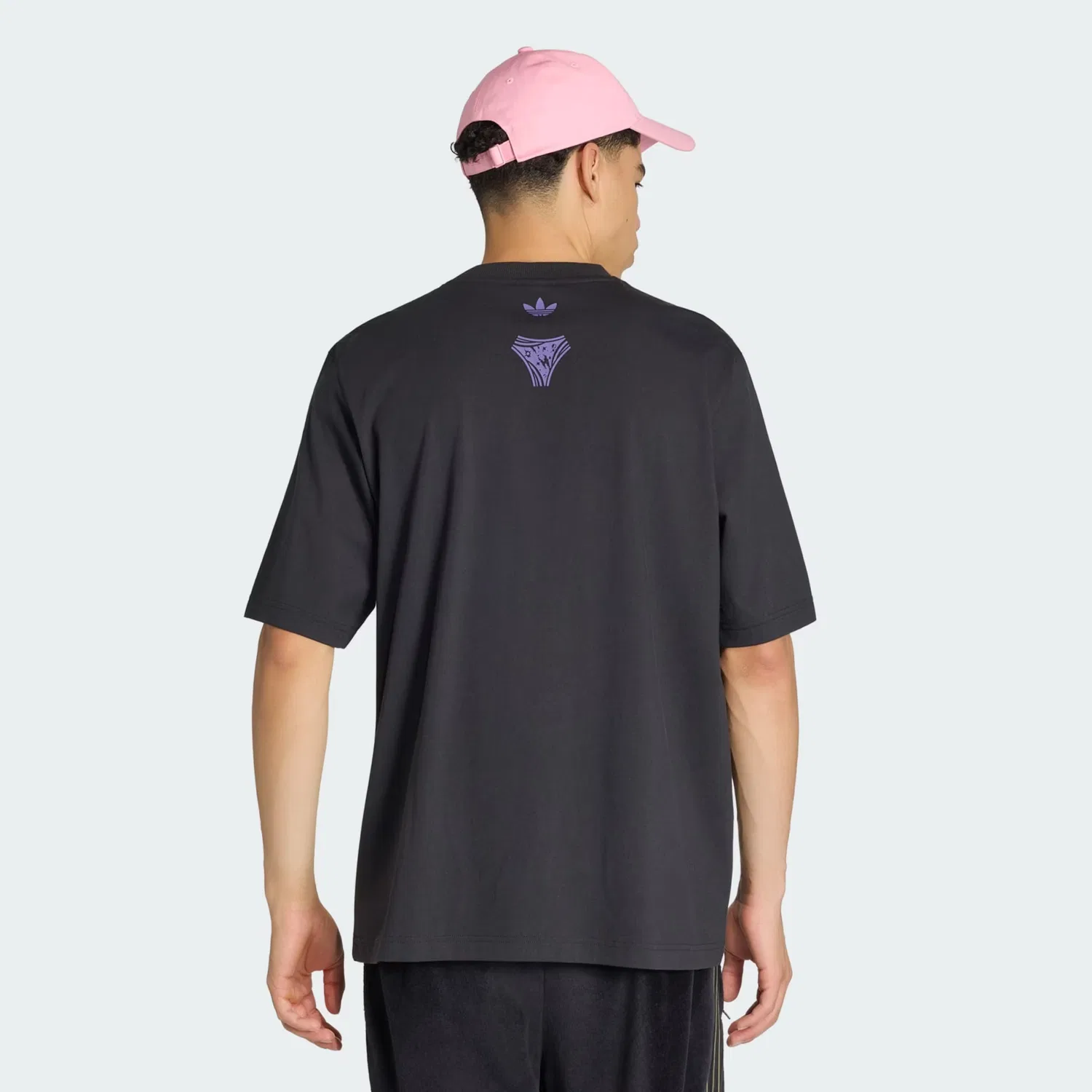 Футболка Adidas Originals Adilenium Season 5 Questra черного цвета — фото 3