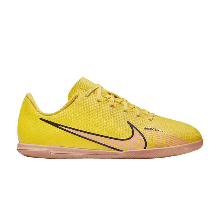 

Бутсы Nike Mercurial Vapor 15 Club IC GS 'Lucent Pack', желтый