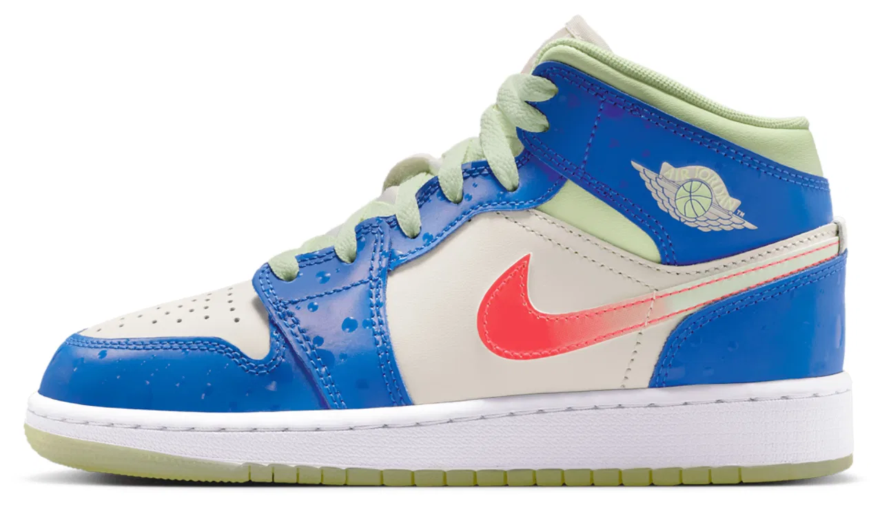 Баскетбольные кроссовки для мальчиков AJ 1 Mid Jordan, цвет Blue/Volt/Tan — фото 2