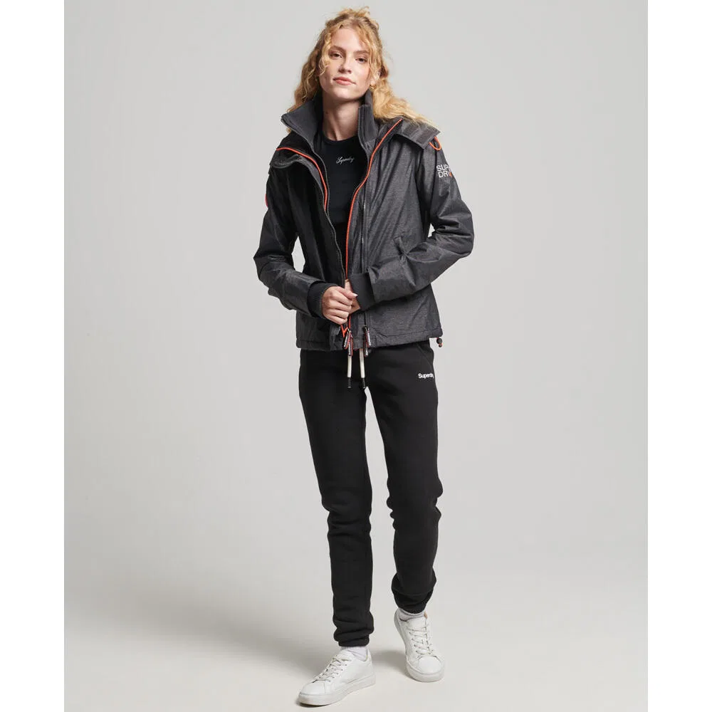 Женская водонепроницаемая куртка с капюшоном Arctic SD-Windcheater Superdry, Grau Korallenrosa — фото 2