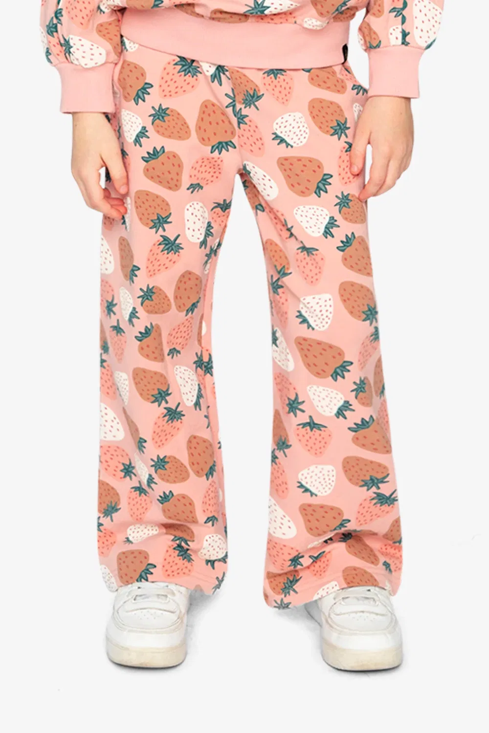 Детские широкие брюки из футера с принтом Frosted Strawberry Deux par Deux, Pink Strawberry Print — фото 2