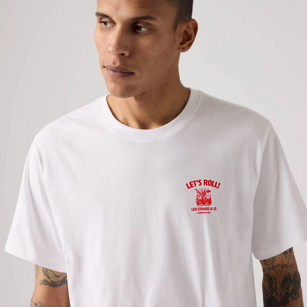 Свободная футболка с графическим принтом Levi's, Roll Models White Plus - White — фото 2