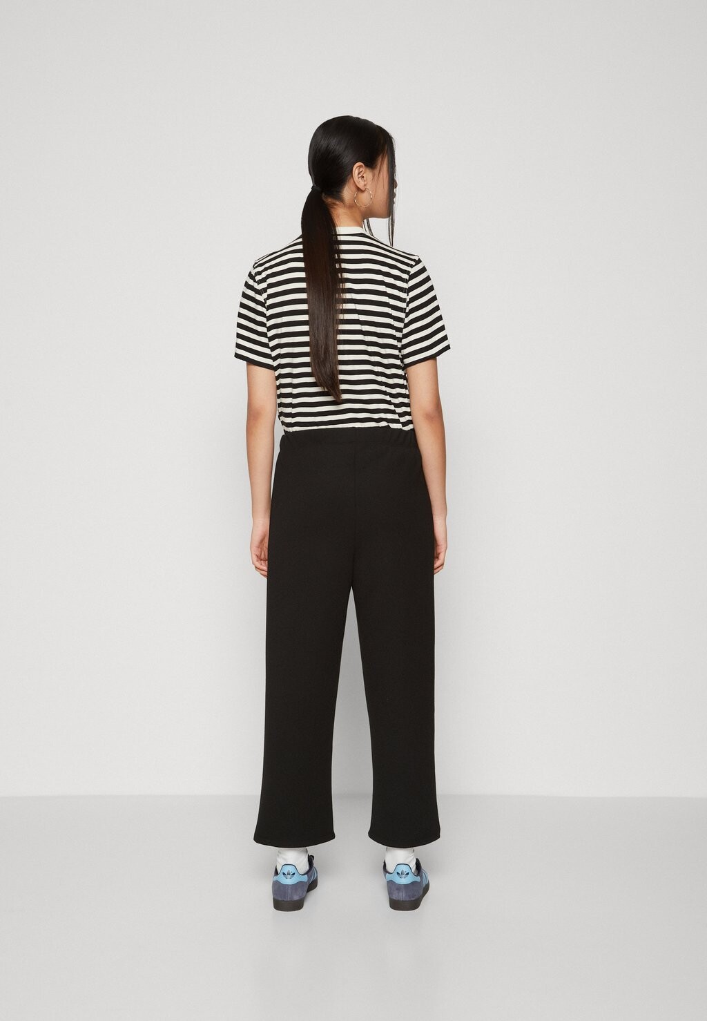 

Брюки тренировочного костюма Pcfilly Culotte Pieces, черные