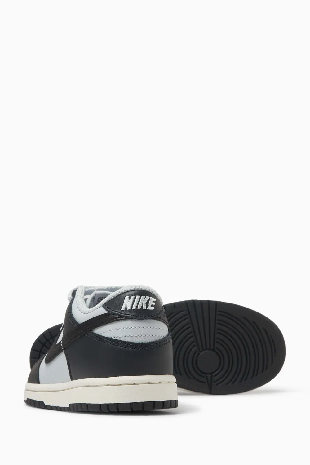 Кроссовки низкие кожаные Dunk Low Nike, серый — фото 2