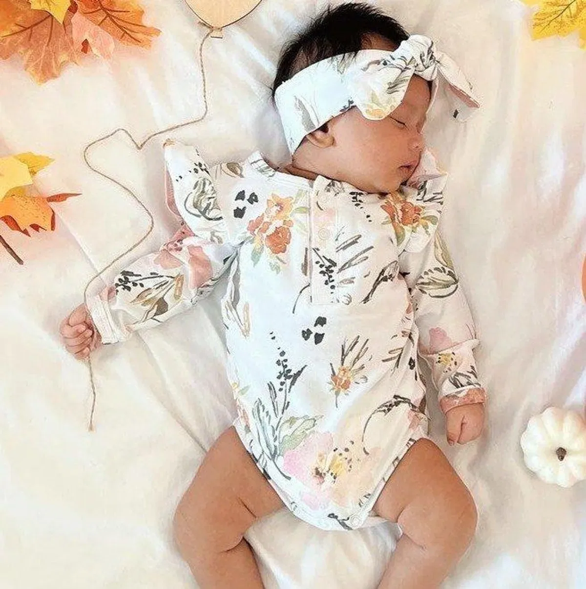 Детское боди с цветочным принтом, с длинным рукавом с оборкой Minky Myles, White — фото 4