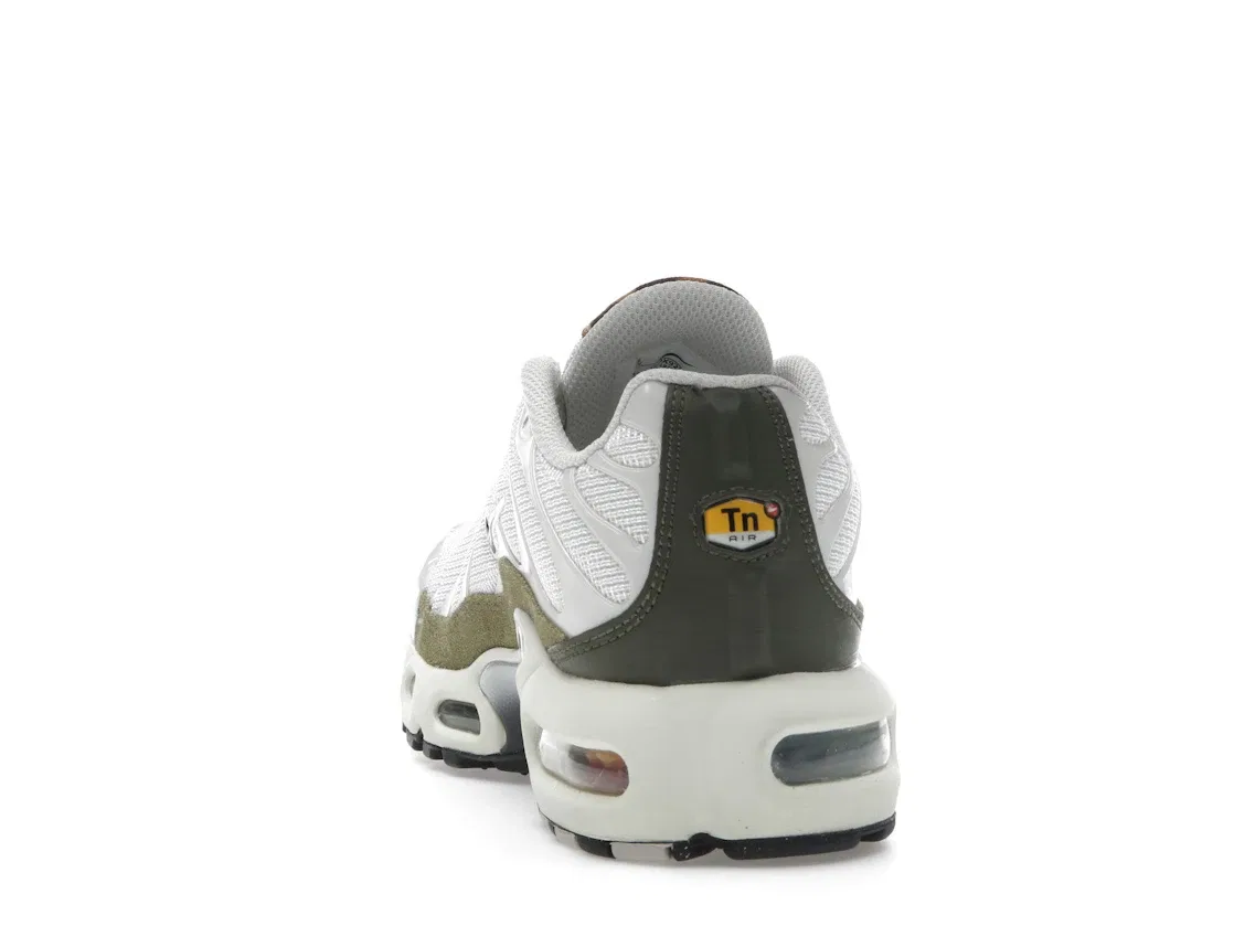 Детские кроссовки lifestyle Nike Air Max Plus, White/Leopard/Khaki — фото 4