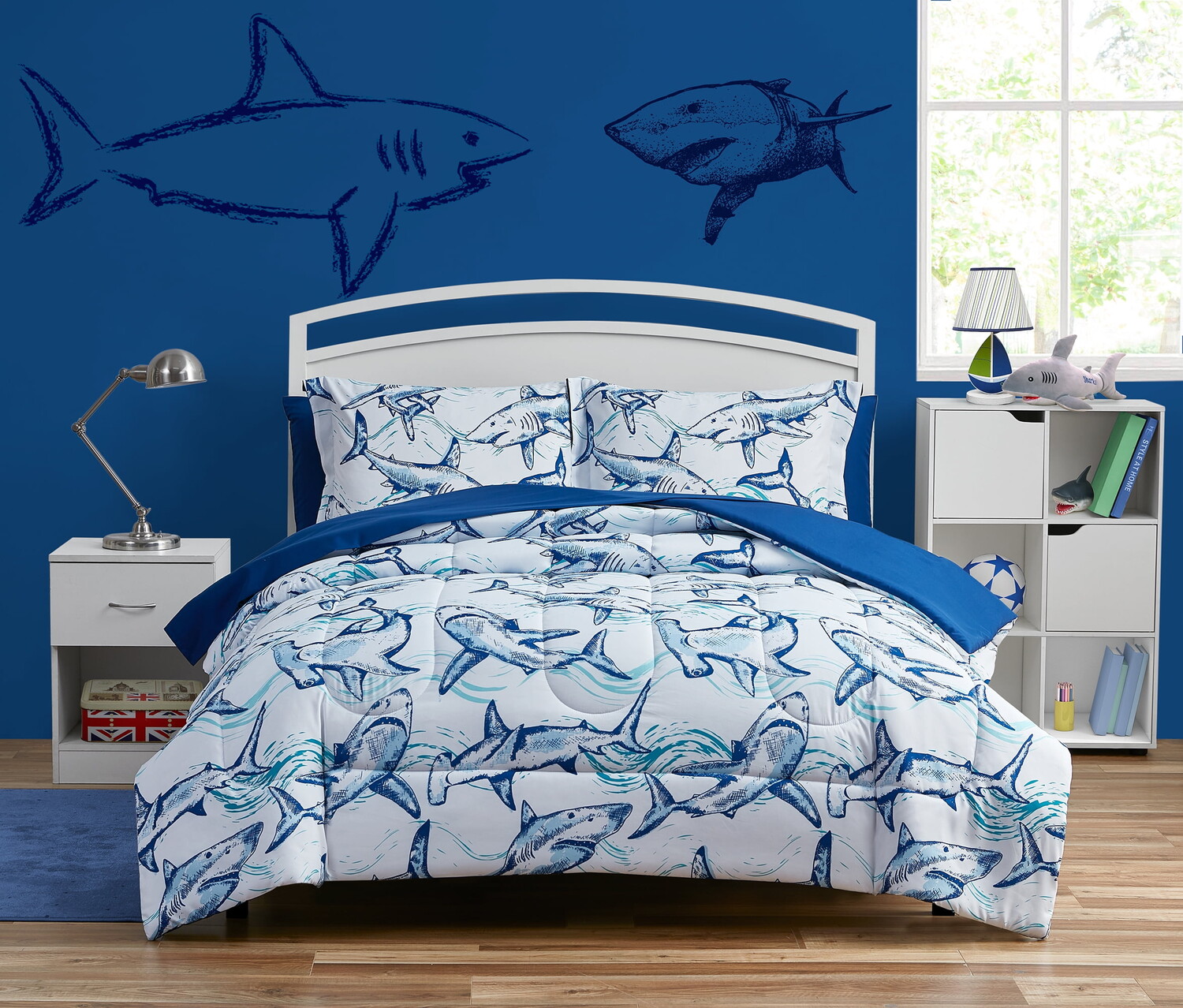 

Комплект детского постельного белья Your Zone Blue Shark Attack, синий