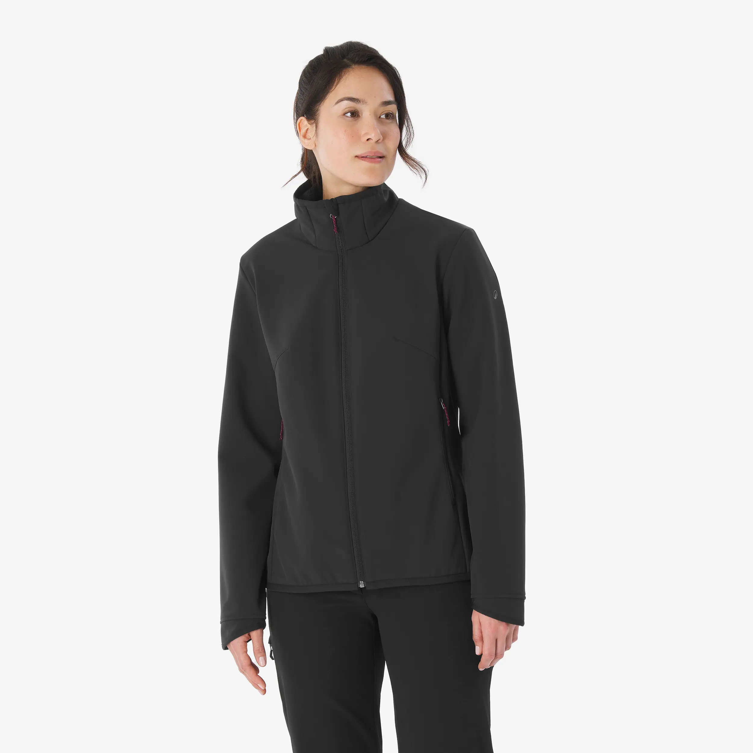 

Женская горная ветрозащитная утеплённая мягкая куртка Forclaz MT100 чёрная