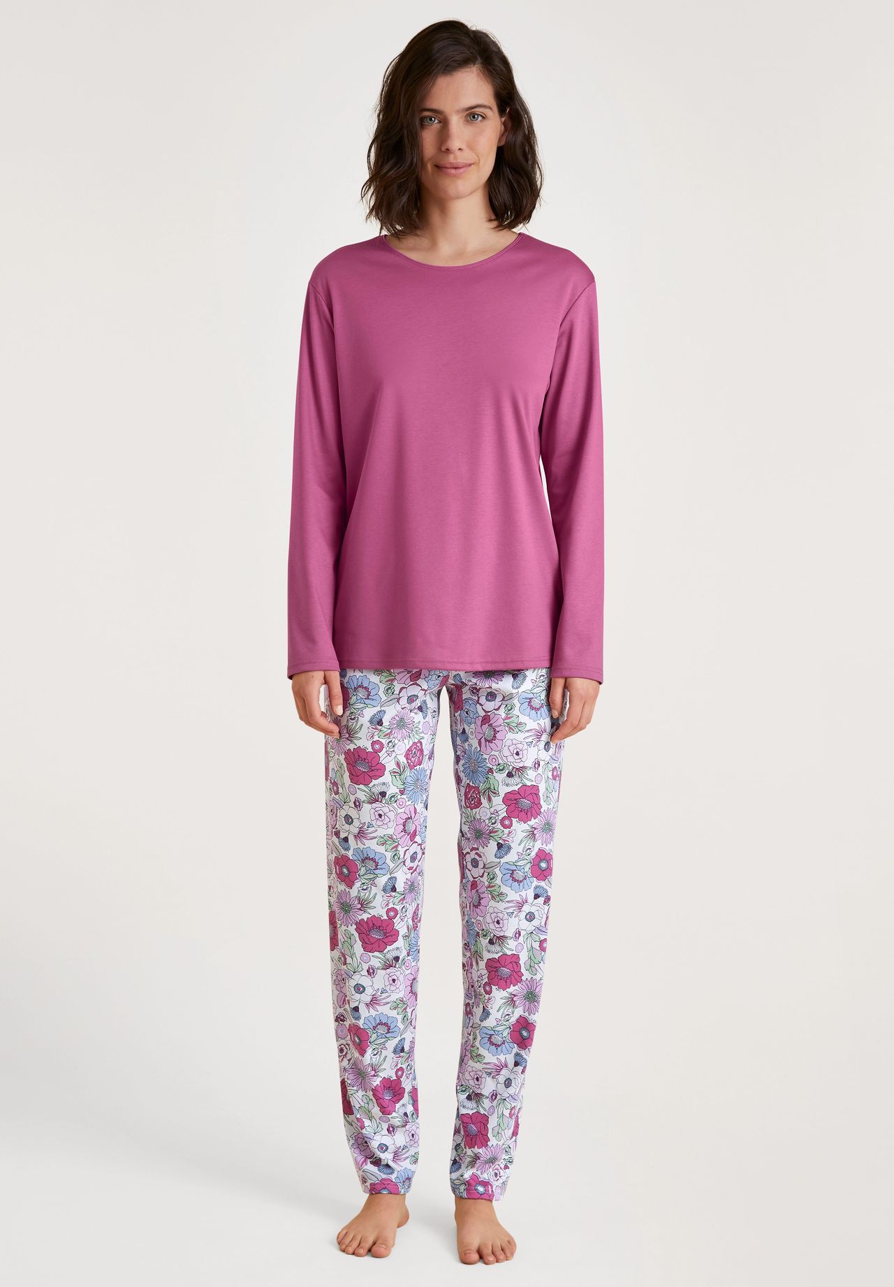 

Мягкая женская пижама Spring Flower Dreams CALIDA, цвет 276 Pink Violet