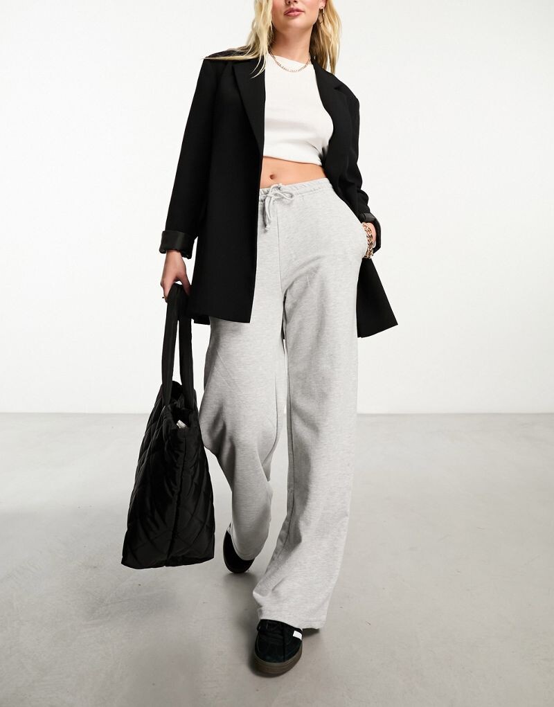 

Серые широкие спортивные брюки Stradivarius