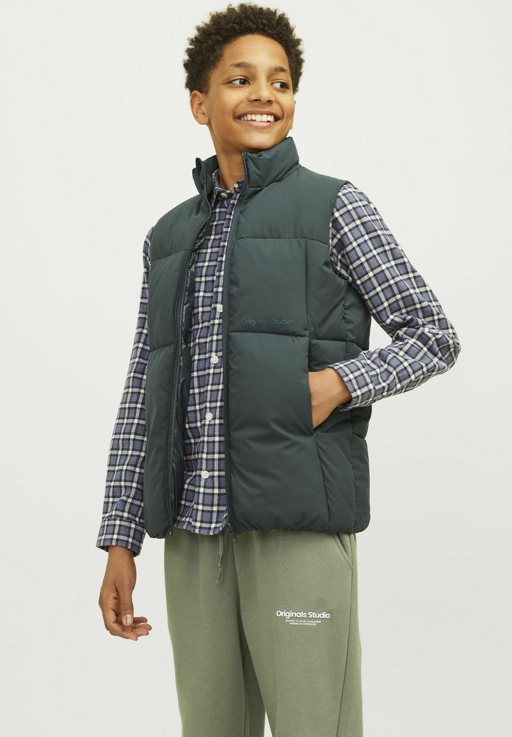 

Жилет PUFFER Jack & Jones Junior, темно-зеленый