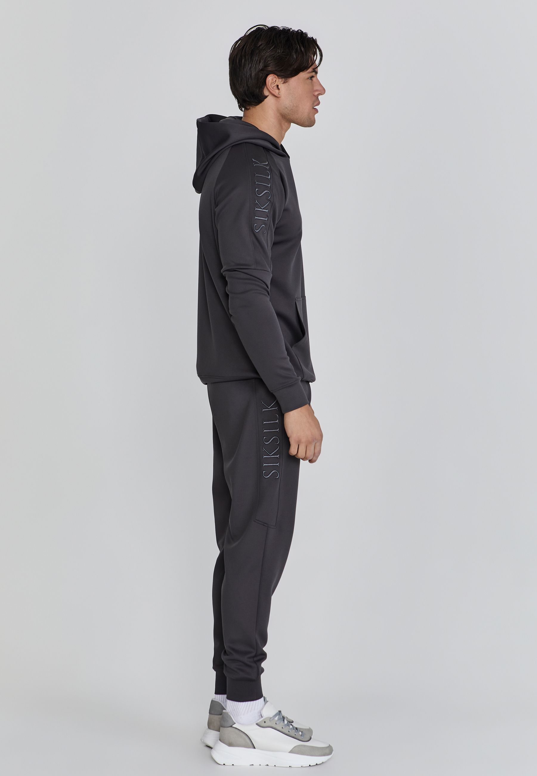 

Комплект из худи и спортивных штанов SikSilk, серый