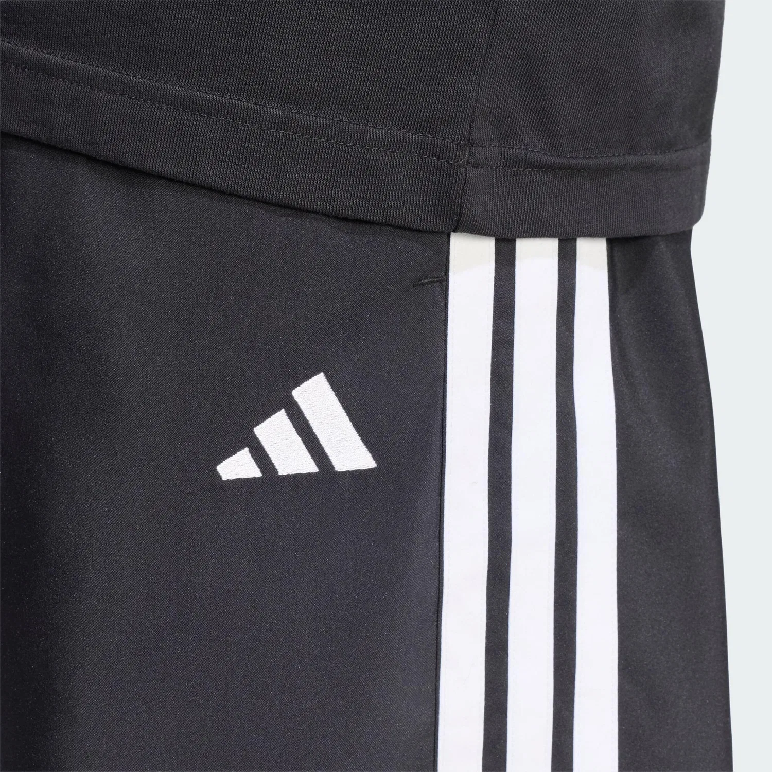 Мужские шорты с утяжкой Essentials 3-Streifen Chelsea Lite Adidas, Schwarz Weiss — фото 4