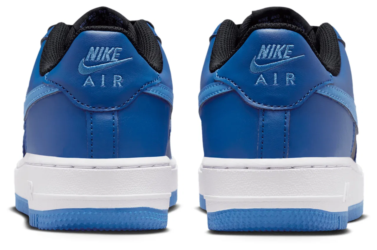 Кроссовки для мальчиков Air Force 1 Low Nike, цвет Black/Dutch Blue/Court Blue — фото 3