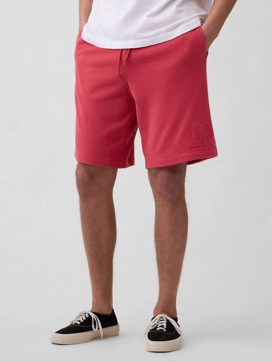 Шорты спортивные мягкие из футера Gap Red Vintage Soft Terry Relaxed Logo Gap, красный — фото 2