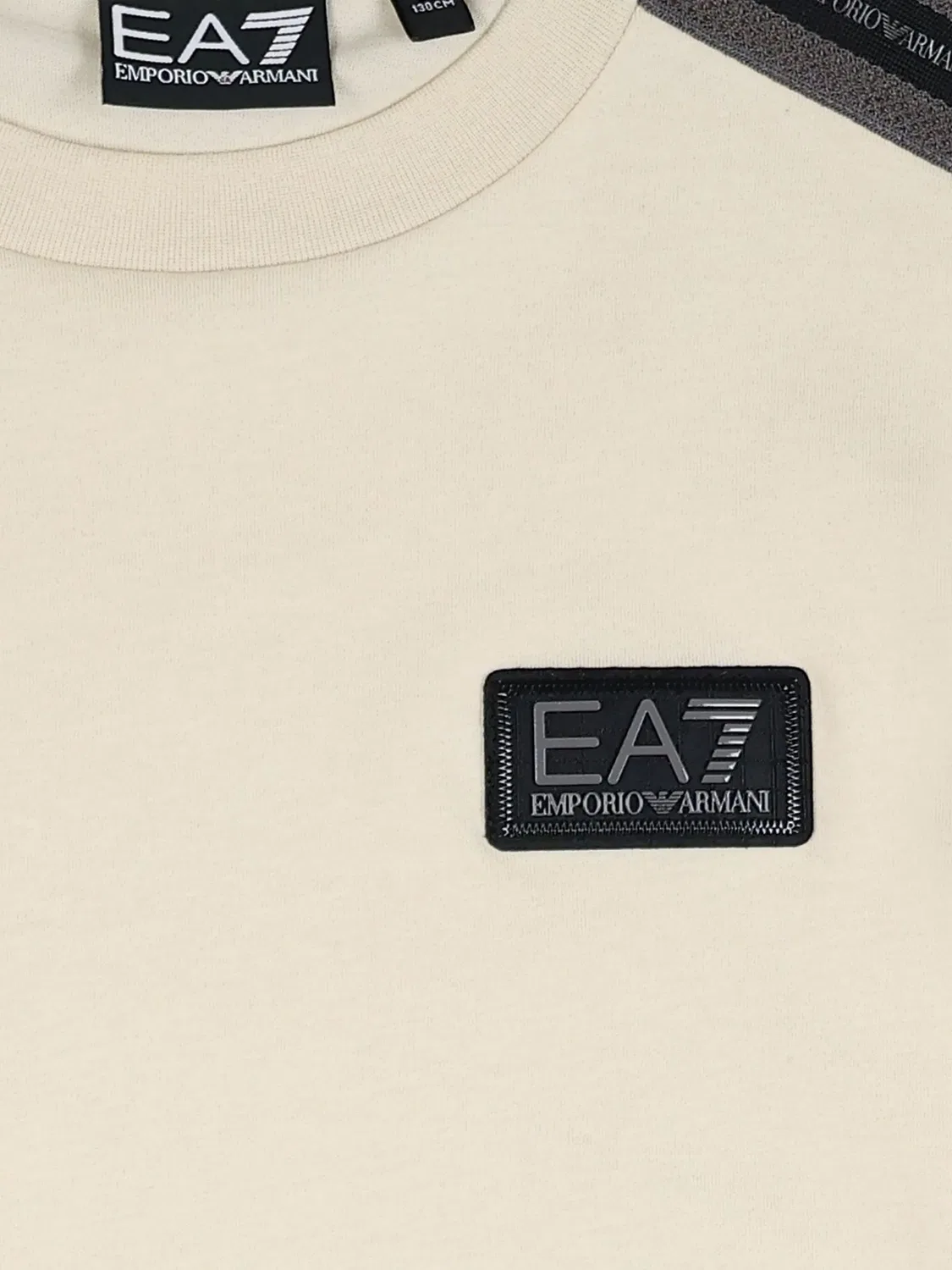Футболка с нашивкой-логотипом Ea7 Emporio Armani, нейтральные цвета — фото 3