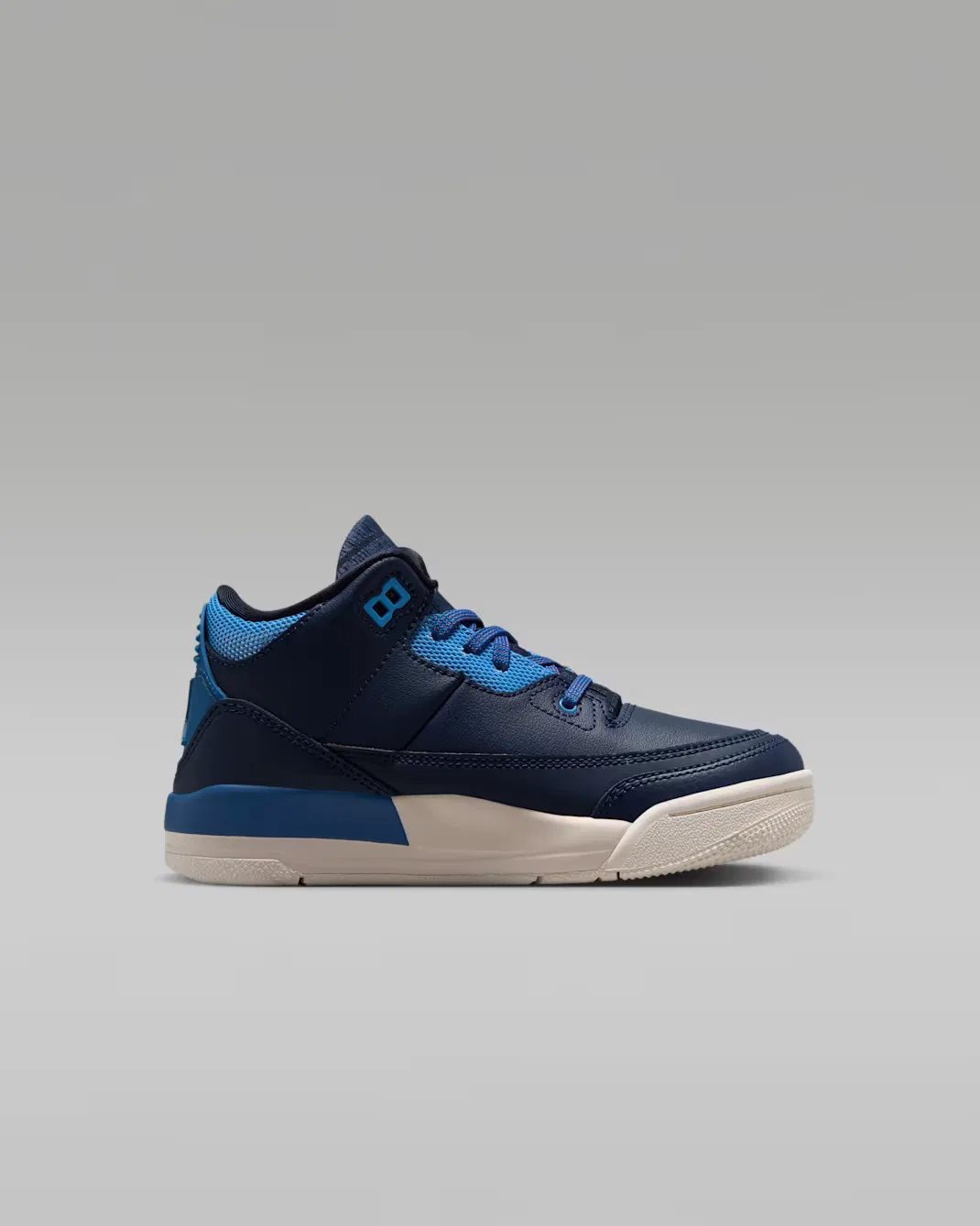 Детские кроссовки Jordan 3 Retro "Sport Renaissance", Obsidian/Track Red/Chalk/Chalk — фото 3