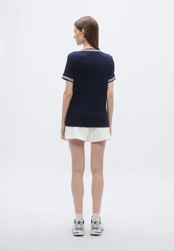 Футболка Lacoste Классическая, однотонная, бело-синяя — фото 4