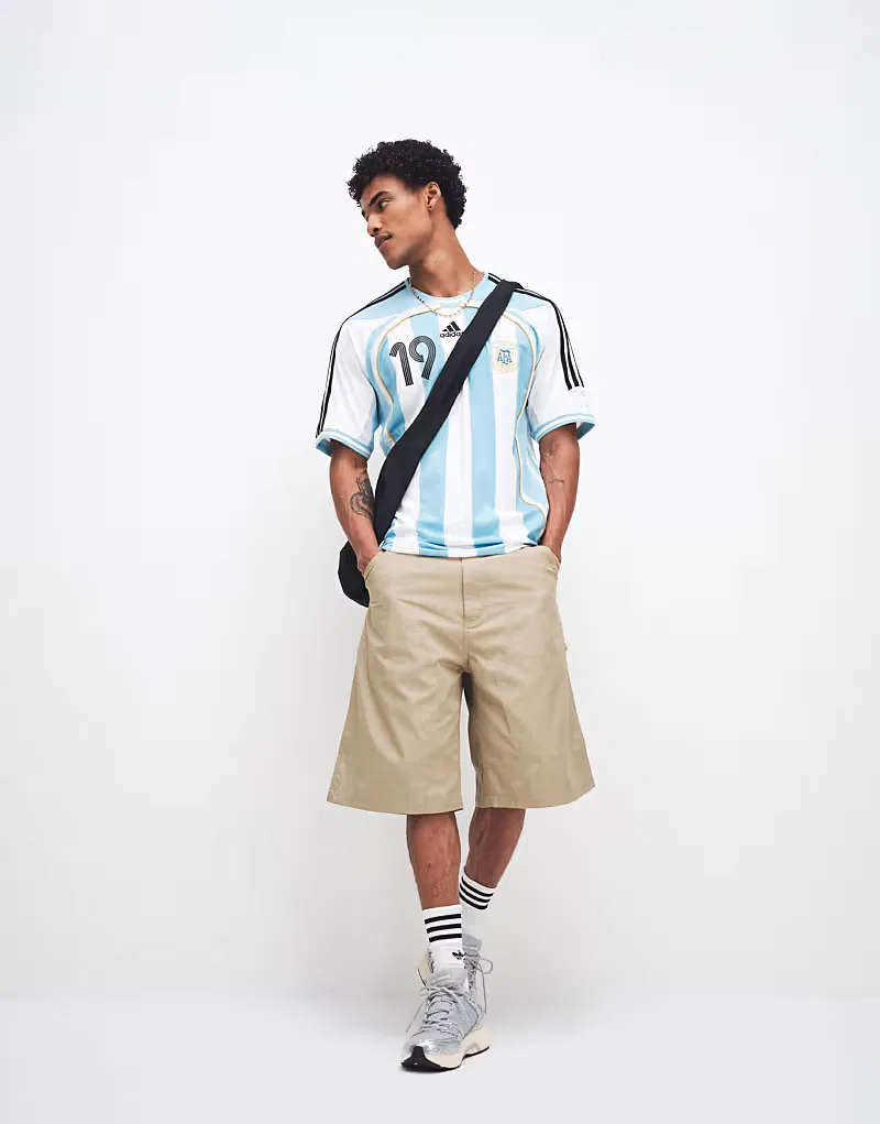 Домашняя футболка сборной Аргентины по футболу с Месси от Adidas, 2006 год, синяя — фото 3